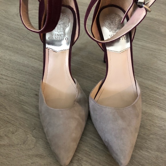 Vince Camuto Colorblock Stilleto Heel - Picture 4 of 5